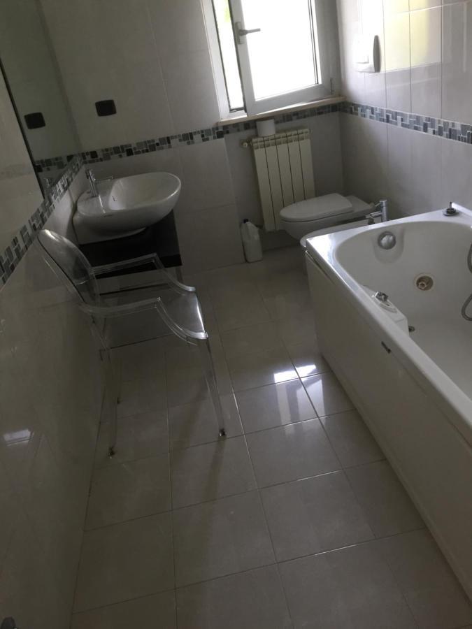 Casa Delle Sorprese Apartment Pescara Bagian luar foto